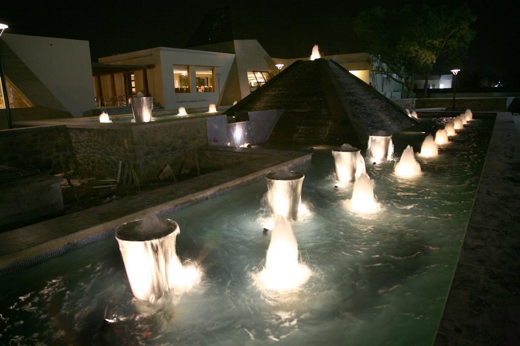 Sentosa Resorts & Water Park Chinchvad Buitenkant foto